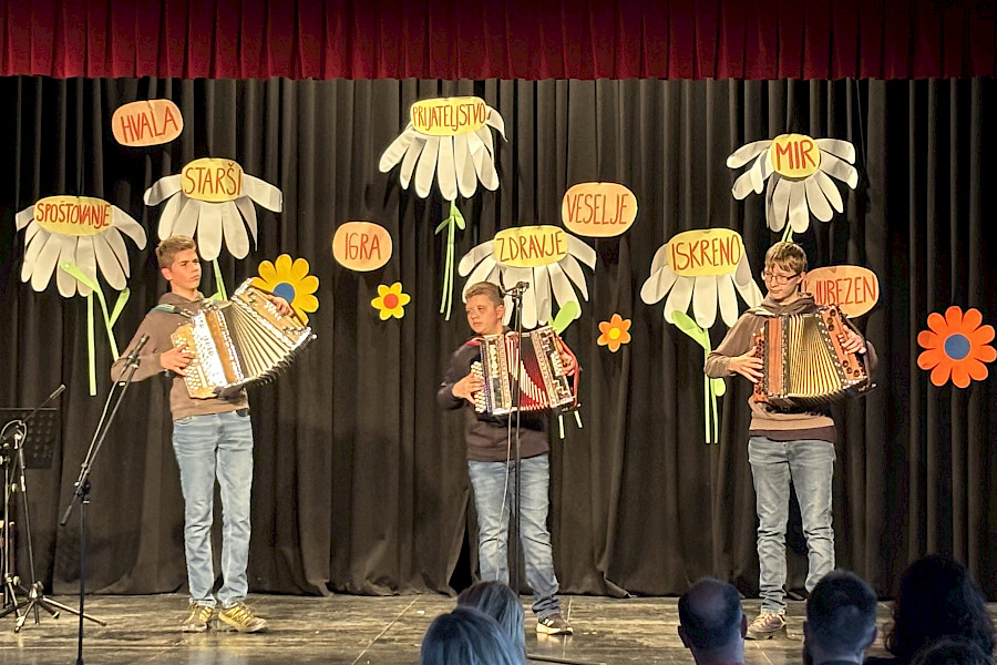 Krajevni praznik na golem